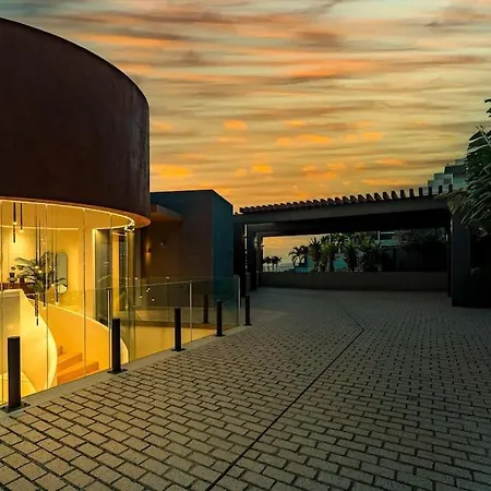 Serenity Heights - Luxury Concierge Services אדחה